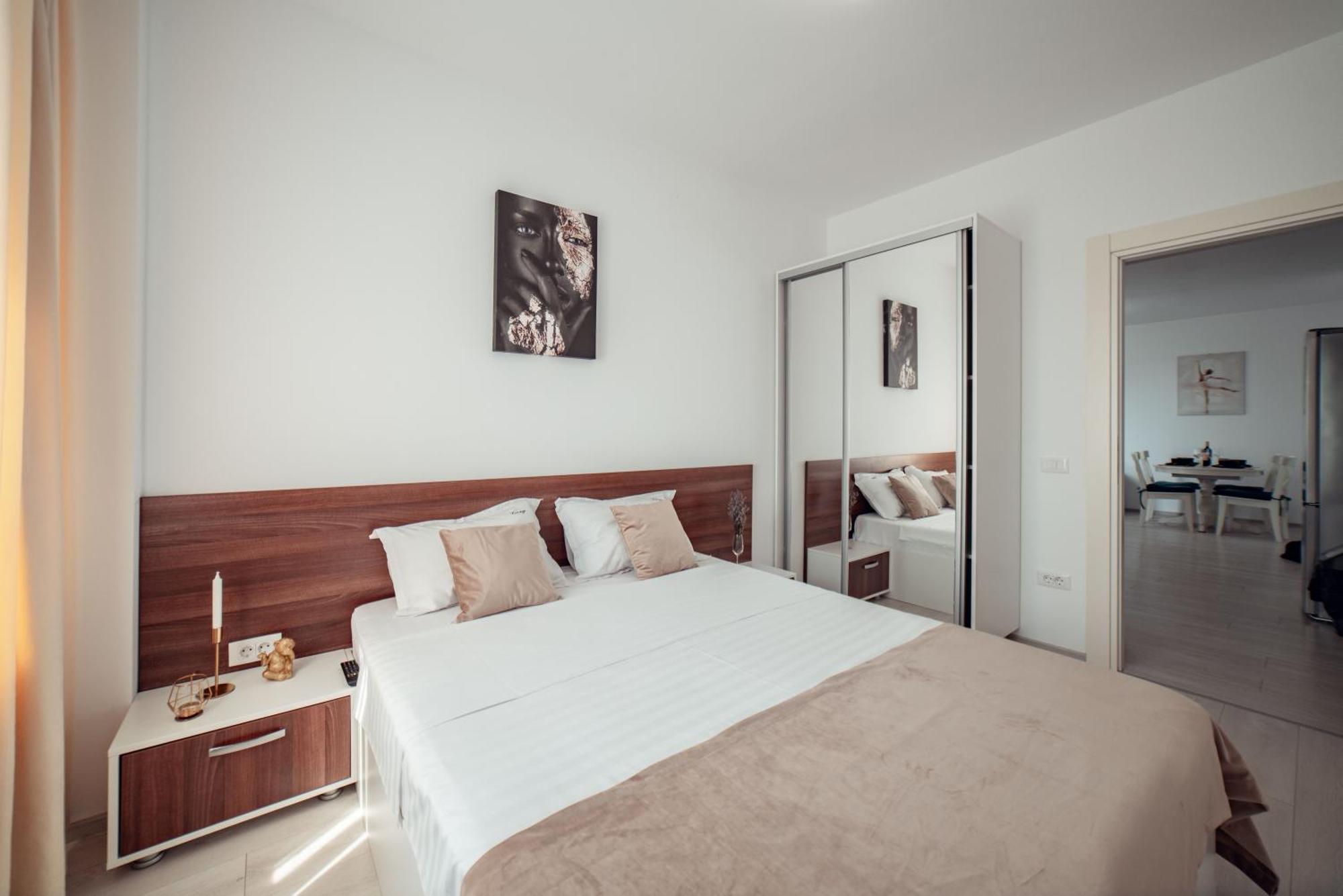 Cozycollection Apartments At Q Residence #5 Iasi Exterior photo
